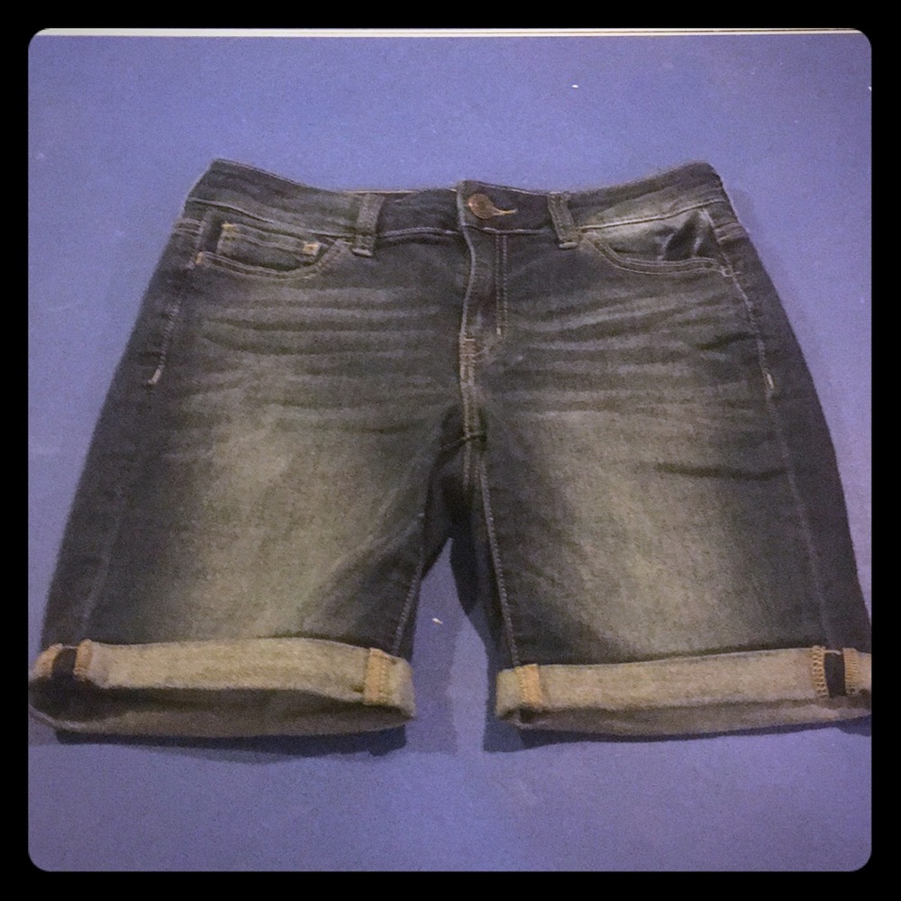Like new So Bermuda shorts!